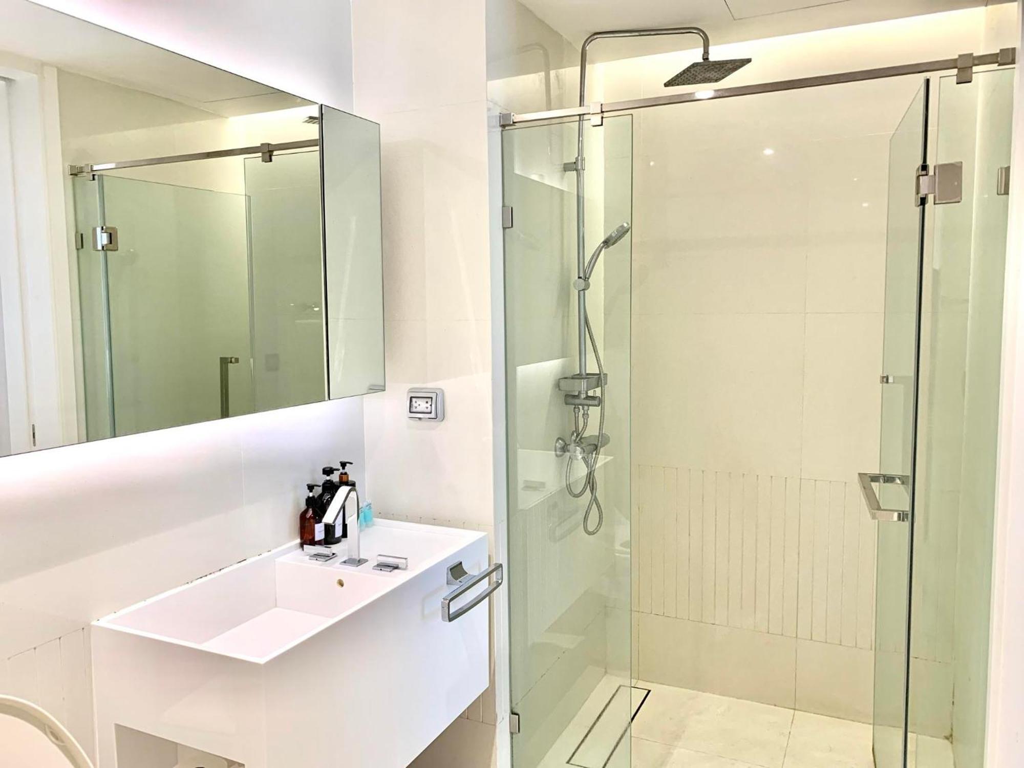 Апартаменты Sukhumvit 11#Luxury#Pool#Gym#Bts Nana&Mrt Sukhumvit#1Br#Max2Ppl Бангкок Экстерьер фото