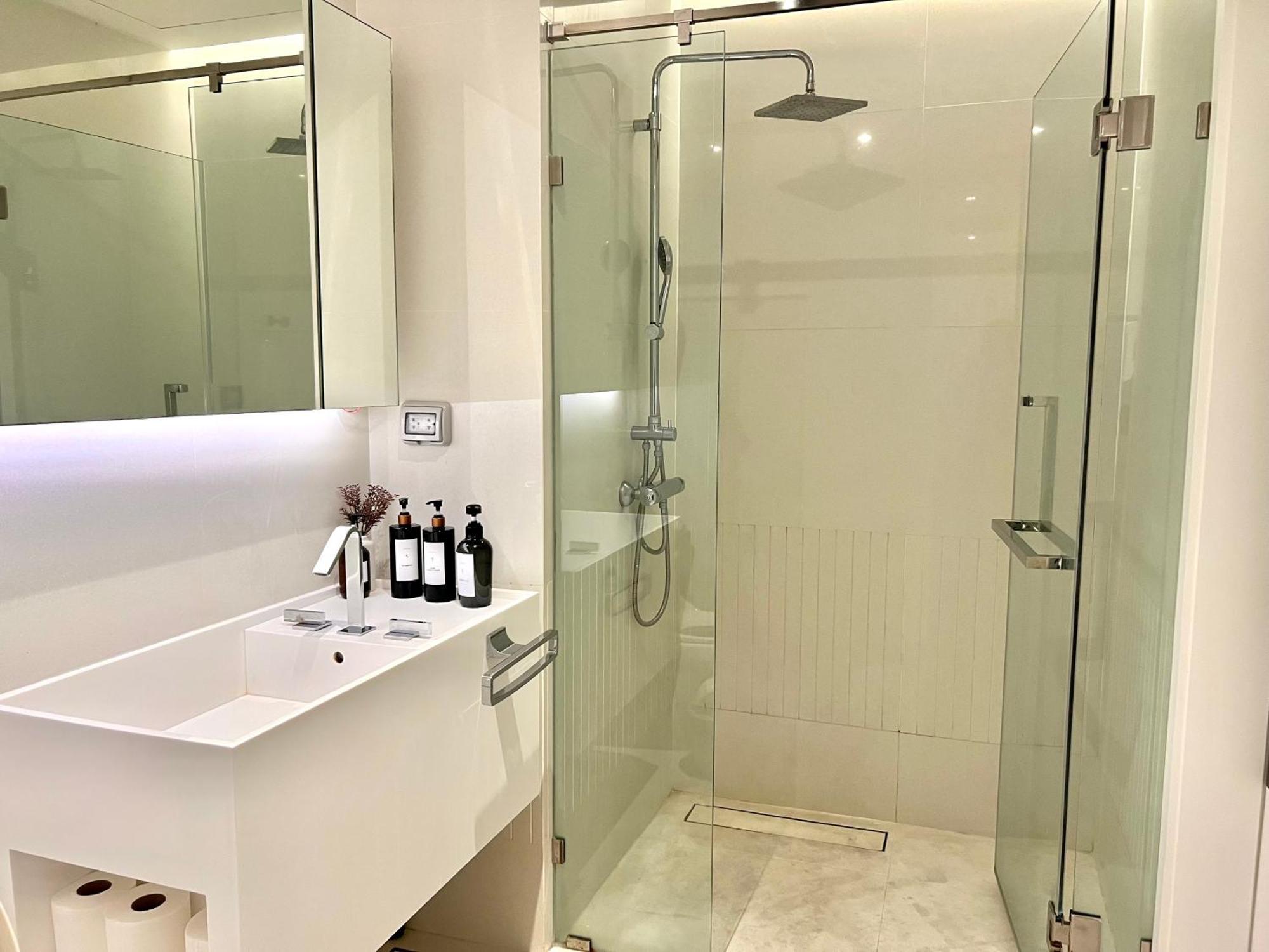 Апартаменты Sukhumvit 11#Luxury#Pool#Gym#Bts Nana&Mrt Sukhumvit#1Br#Max2Ppl Бангкок Экстерьер фото