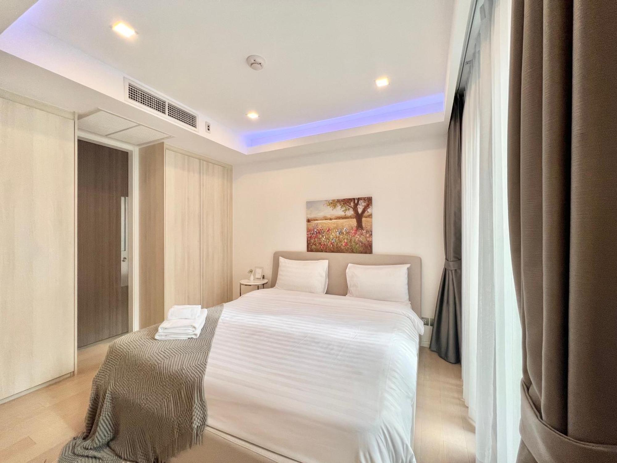 Апартаменты Sukhumvit 11#Luxury#Pool#Gym#Bts Nana&Mrt Sukhumvit#1Br#Max2Ppl Бангкок Экстерьер фото