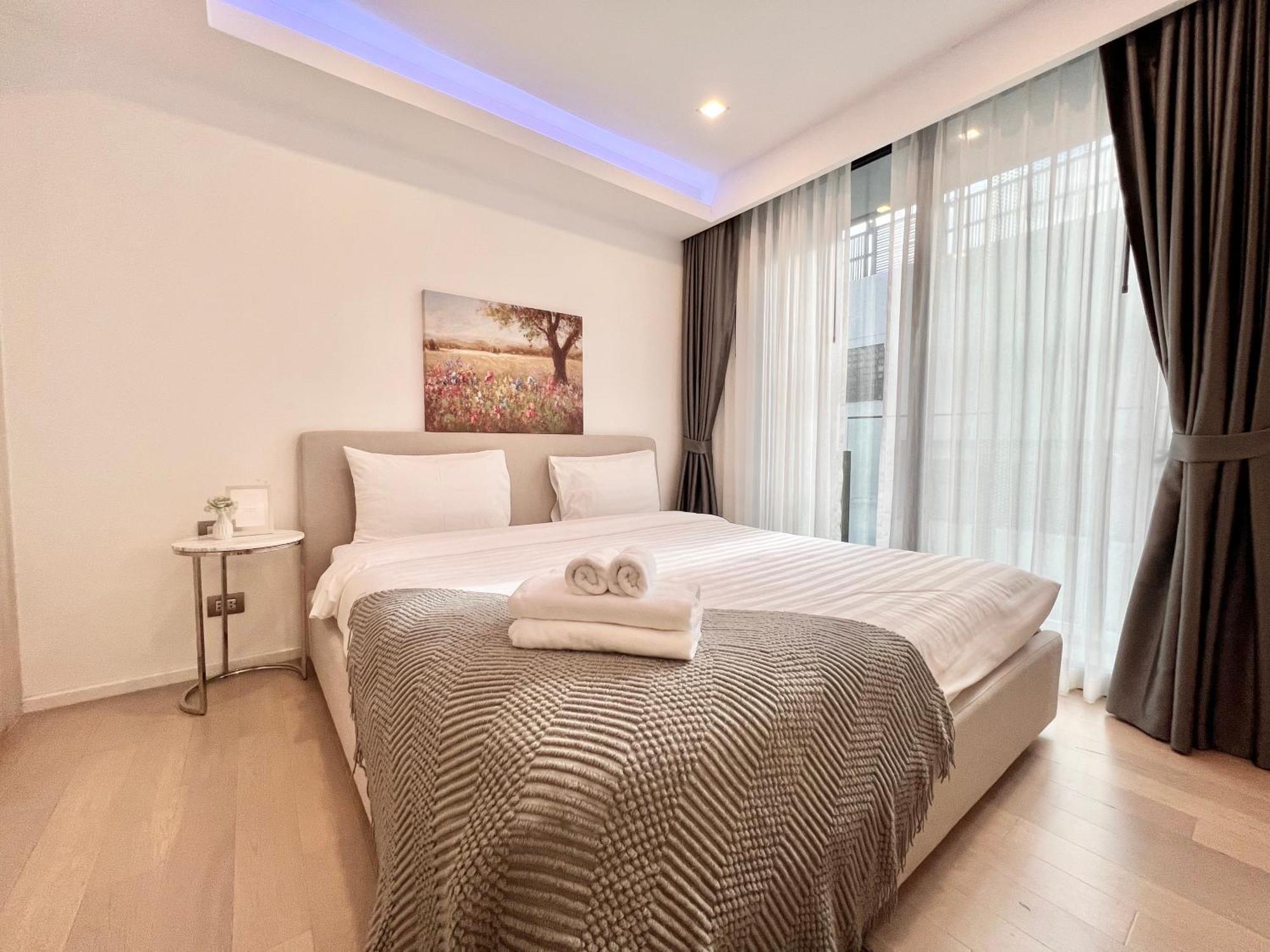 Апартаменты Sukhumvit 11#Luxury#Pool#Gym#Bts Nana&Mrt Sukhumvit#1Br#Max2Ppl Бангкок Экстерьер фото