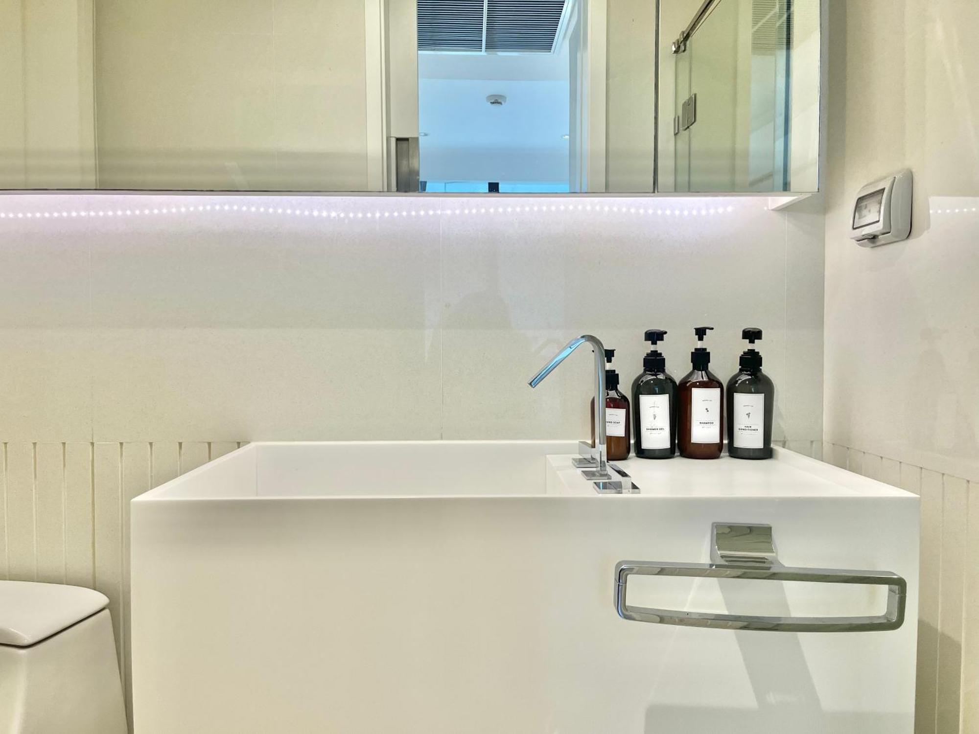 Апартаменты Sukhumvit 11#Luxury#Pool#Gym#Bts Nana&Mrt Sukhumvit#1Br#Max2Ppl Бангкок Экстерьер фото